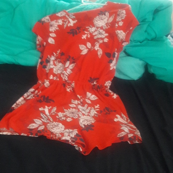 New floral romper - Picture 3 of 4
